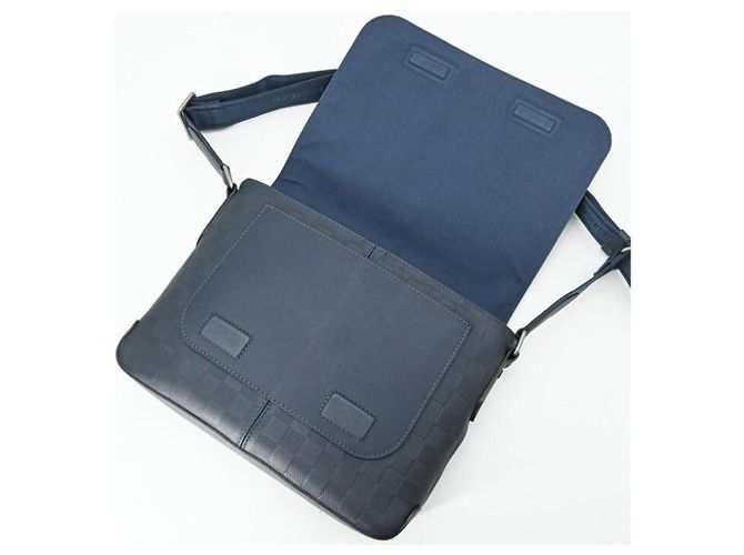 Borsa a Spalla District PM Damier Infini Louis Vuitton Blu navy - vista 11