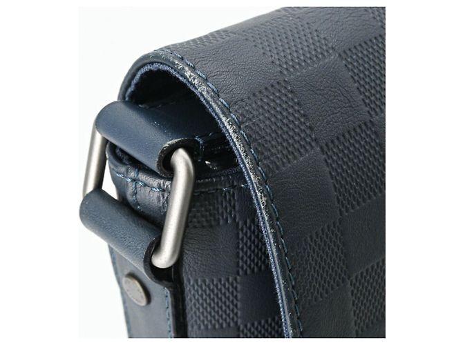 Borsa a Spalla District PM Damier Infini Louis Vuitton Blu navy - vista 9