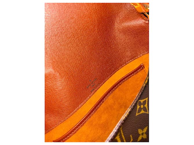 Louis Vuitton Musette Tango Marrone - vista 6
