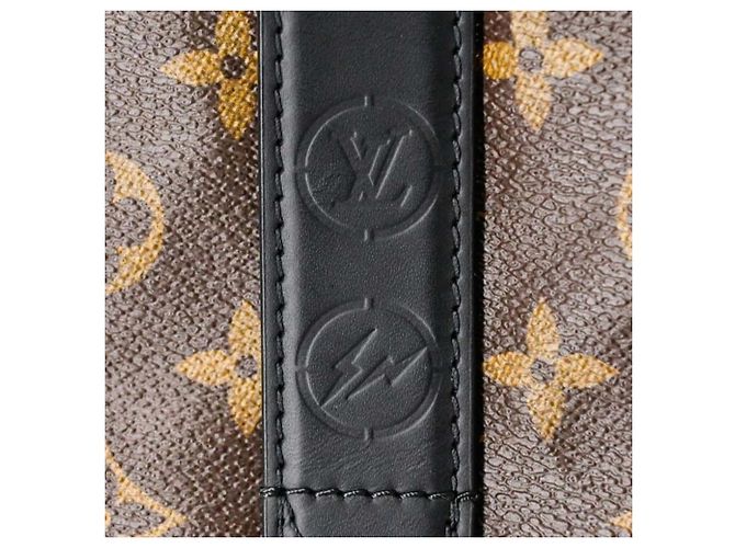 Leichte Monogram Macassar Cabas-Tasche von Louis Vuitton Braun Monogramm - Ansicht 8