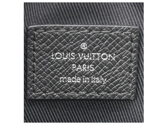 Borsa a tracolla Taigarama di Louis Vuitton Nero - vista 9