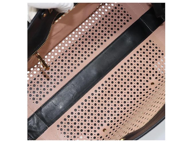 Chloé Sac à main Chloe Punching Alice en cuir noir et or Auth am11108 - vue 18