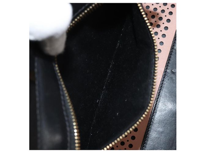 Chloé Sac à main Chloe Punching Alice en cuir noir et or Auth am11108 - vue 22