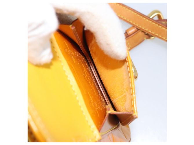 LOUIS VUITTON Borsa a spalla Monogram Vernis Christie PM Gialla M91110 Auth ka3499 Giallo - vista 23