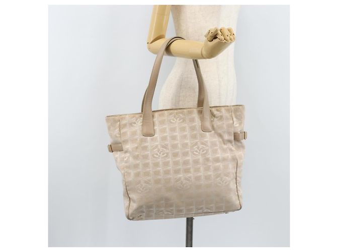 CHANEL Nuova Borsa Tote da Viaggio Nylon Beige Oro CC Auth BA11779 D'oro - vista 24