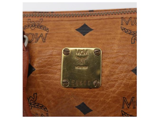 Borsa Boston Mini Logogram Vicetos MCM in pelle PVC 2 in 1 marrone oro Auth BAZ463 D'oro - vista 17