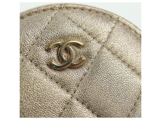 Custodia Air Pods Matelassé CHANEL & Portamonete in Pelle di Agnello CC Oro Auth BAZ881SAM D'oro - vista 12