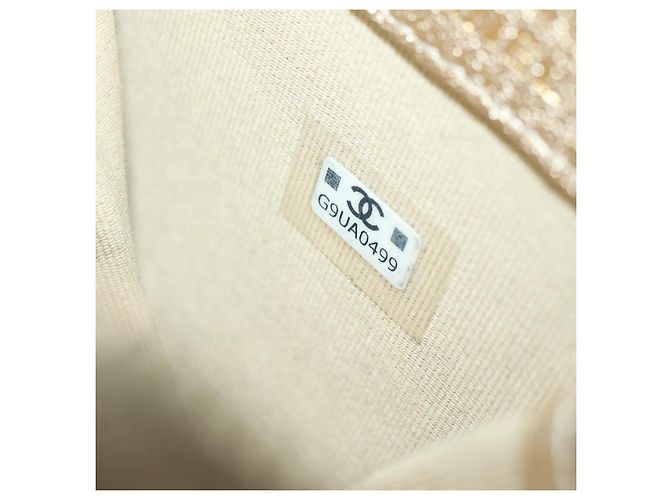 Custodia Air Pods Matelassé CHANEL & Portamonete in Pelle di Agnello CC Oro Auth BAZ881SAM D'oro - vista 18