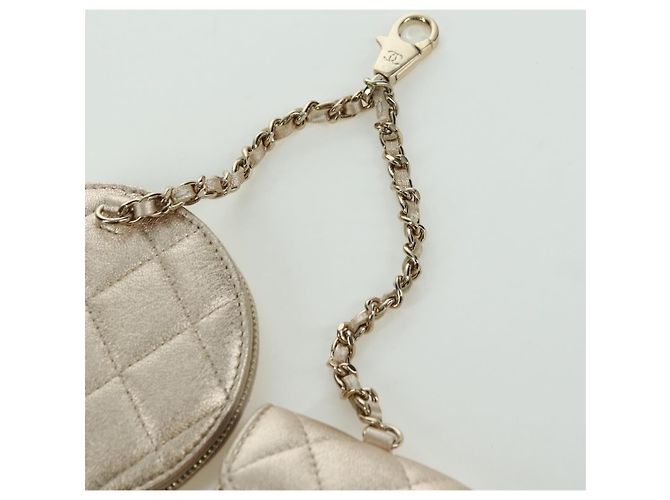 Custodia Air Pods Matelassé CHANEL & Portamonete in Pelle di Agnello CC Oro Auth BAZ881SAM D'oro - vista 19