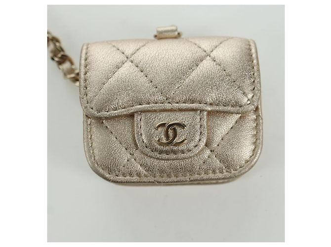 Custodia Air Pods Matelassé CHANEL & Portamonete in Pelle di Agnello CC Oro Auth BAZ881SAM D'oro - vista 21