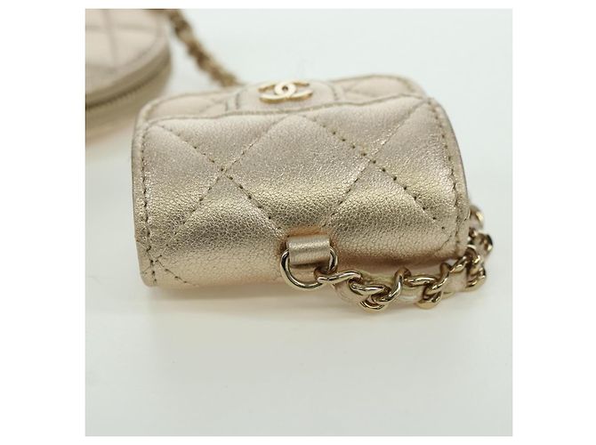 Custodia Air Pods Matelassé CHANEL & Portamonete in Pelle di Agnello CC Oro Auth BAZ881SAM D'oro - vista 24