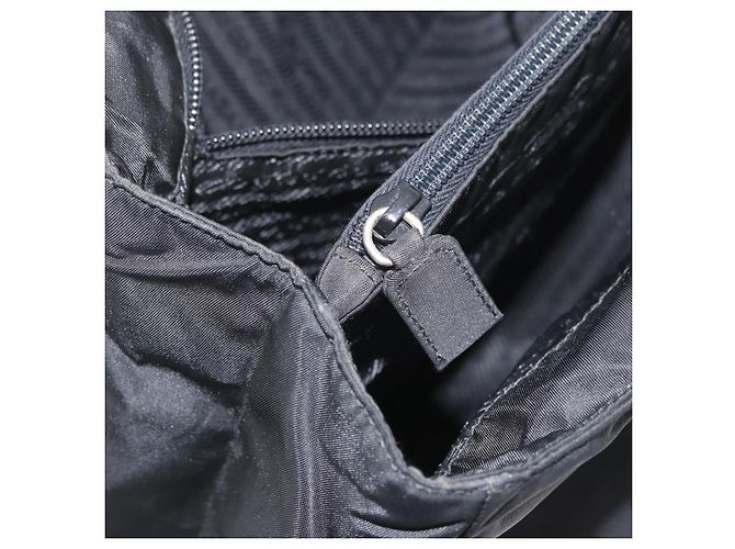 Prada Tote Bag aus schwarzem Nylon mit Silber authentisch am11121 - Ansicht 25