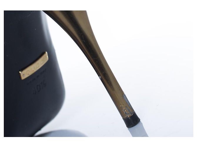 Gucci, 90 mm Miranda Lackleder-Pumps Schwarz Golden - Ansicht 9