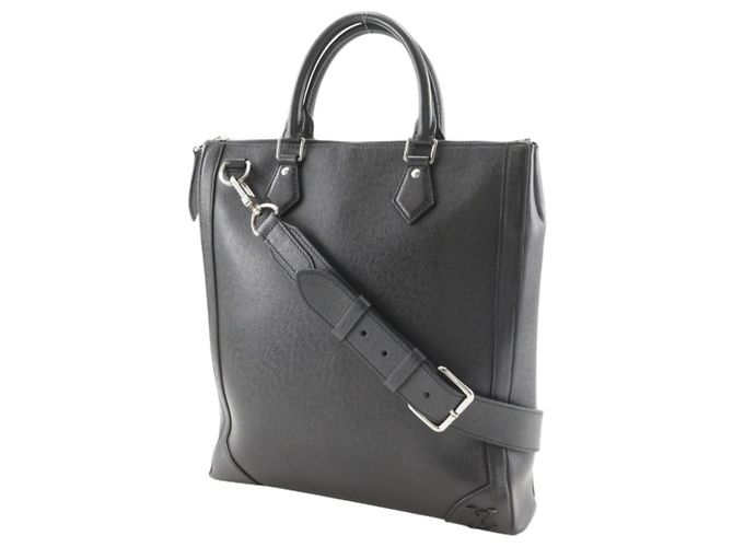 Borsa a mano verticale Taiga Louis Vuitton Nero - vista 2
