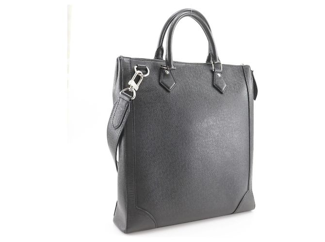 Borsa a mano verticale Taiga Louis Vuitton Nero - vista 3