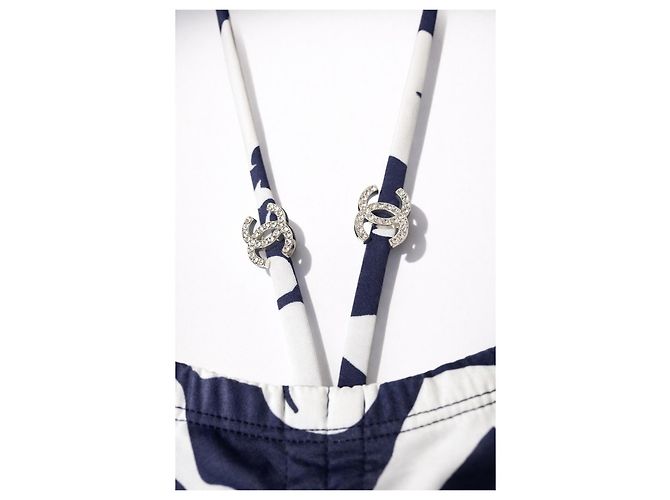 Chanel 2021 Coco Beach dunkelblauer und weißer einteiliger Badeanzug mit Ausschnitten FR 40 Marineblau - Ansicht 6