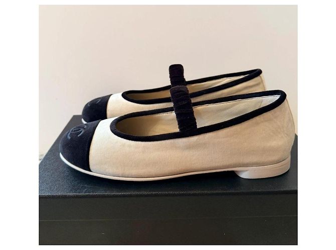 Bailarinas Chanel de terciopelo y lona Negro Blanco roto - vista 3