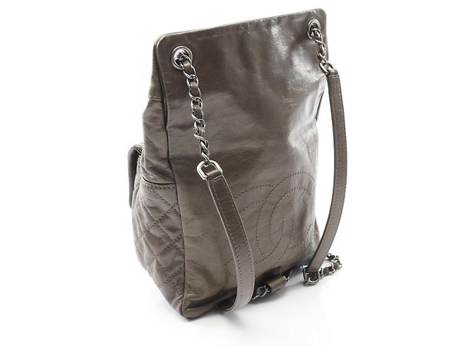 Timeless Chanel Matelassé Leder Rucksack Grün Khaki - Ansicht 2