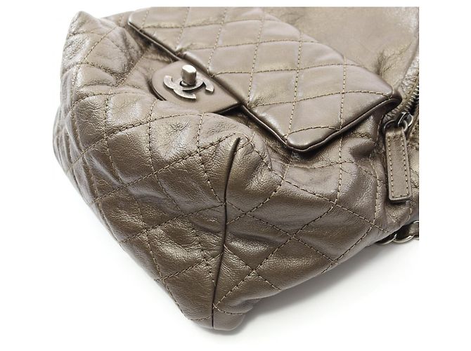 Timeless Chanel Matelassé Leder Rucksack Grün Khaki - Ansicht 7