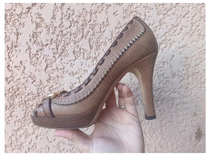 Scarpe con tacco Gucci in pelle marrone - vista 10