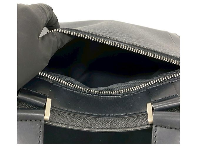 Borsa a mano Louis Vuitton Kasbek PM in pelle Taiga Nero - vista 10
