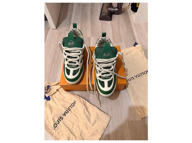 Tênis Louis Vuitton LV Skate Verde Branco - vista 2