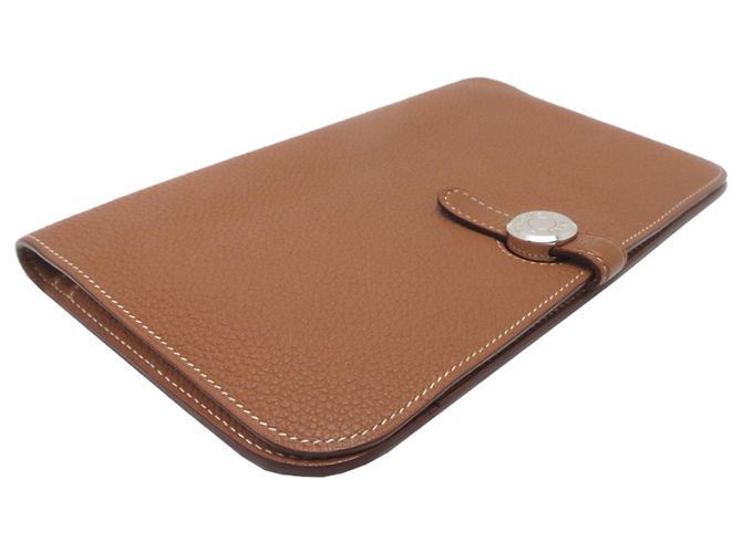 Cartera Larga Dogon GM de Hermès en Cuero Togo Dorado - vista 3