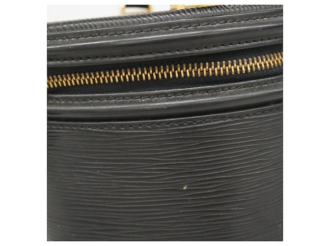 Louis Vuitton Epi Cannes Handbag in Noir Black - view 13