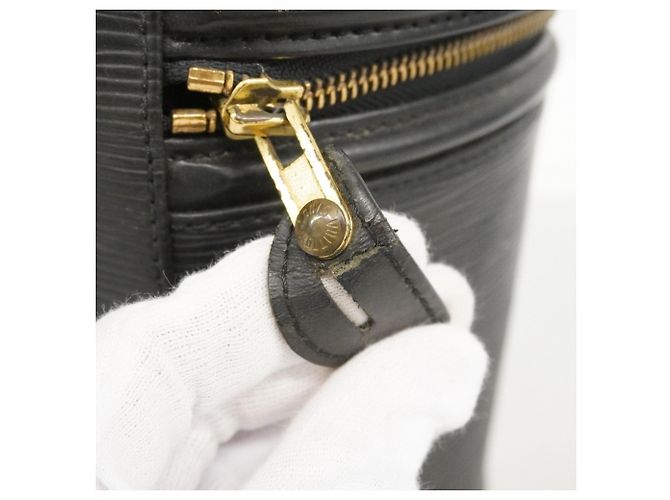 Louis Vuitton Epi Cannes Handbag in Noir Black - view 6