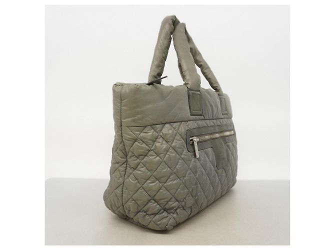 Borsa tote in nylon Coco Cocoon di Chanel Verde oliva - vista 2