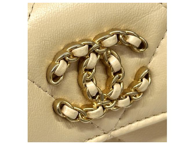 Portafoglio bi-fold Chanel in beige oro D'oro - vista 11