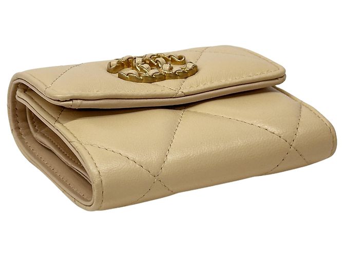 Portafoglio bi-fold Chanel in beige oro D'oro - vista 3