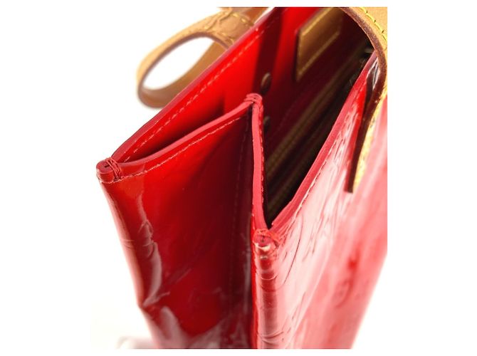 Borsa Tote Verticale Lead MM in Monogram Vernis Louis Vuitton Rosso - vista 15