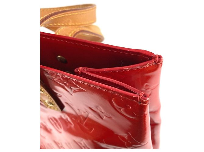 Borsa Tote Verticale Lead MM in Monogram Vernis Louis Vuitton Rosso - vista 16