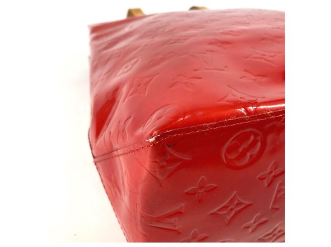 Borsa Tote Verticale Lead MM in Monogram Vernis Louis Vuitton Rosso - vista 7