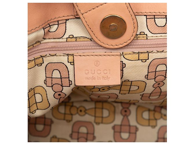 Borsa Gucci Abbey D Ring in Guccissima rosa - vista 5