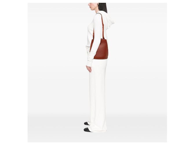 Louis Vuitton Marrone Epi Cluny - vista 7
