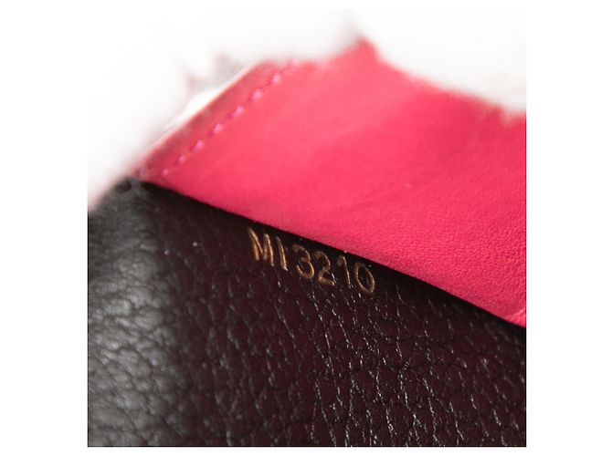 Cartera larga Capucines en taurillon negro Louis Vuitton - vista 6