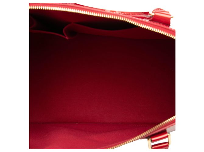 Louis Vuitton Alma GM in Vernis Monogram Rosso - vista 4