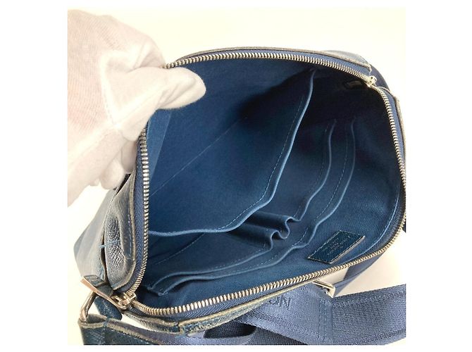 Borsa a tracolla Louis Vuitton Taiga Grigori Blu - vista 13