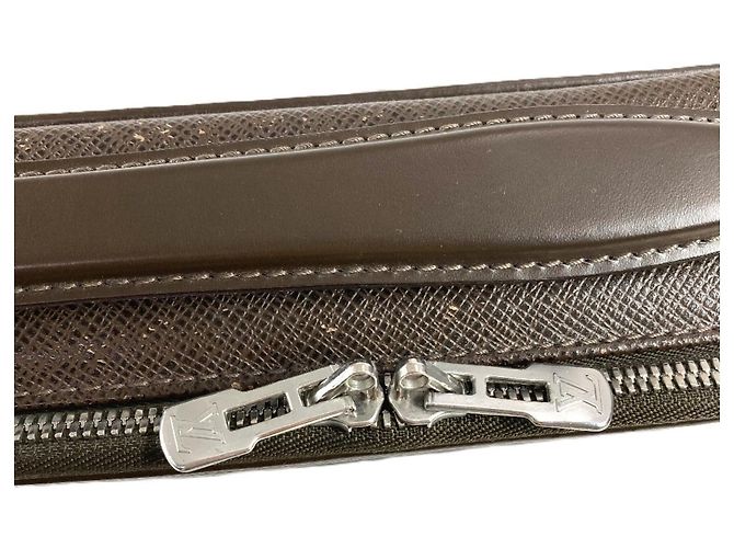 Louis Vuitton Taiga Odessa Tragetasche Braun - Ansicht 18