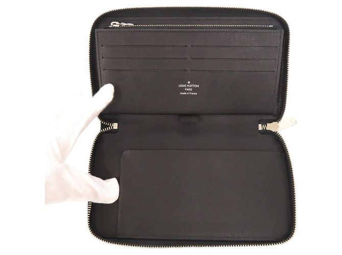 Louis Vuitton Zippy Organizer Epi Long Wallet Black - view 4