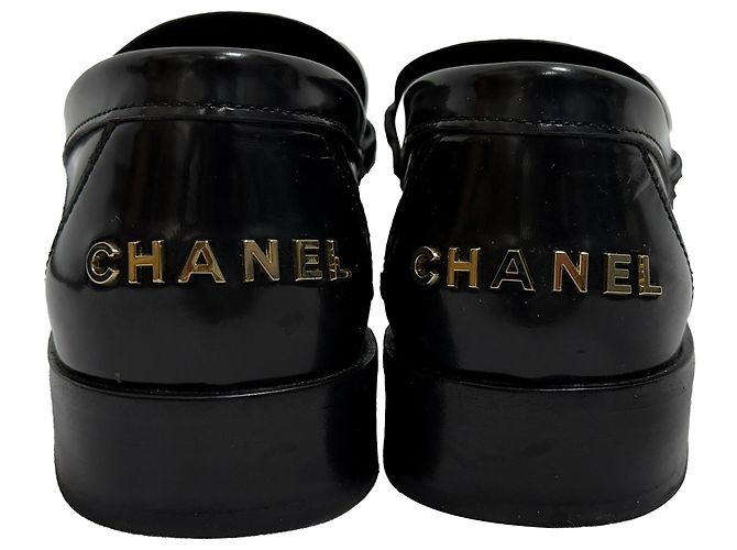 Timeless Mocassini con logo lucido Chanel in pelle di vitello nera Nero - vista 3