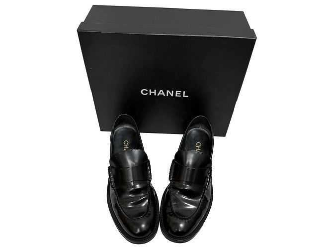 Timeless Mocassini con logo lucido Chanel in pelle di vitello nera Nero - vista 9