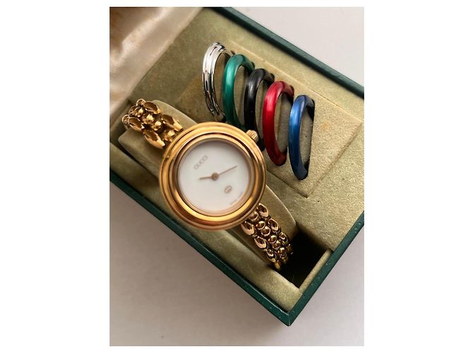 Reloj Gucci con gafas intercambiables Negro Blanco Roja Azul Verde Gold hardware - vista 2