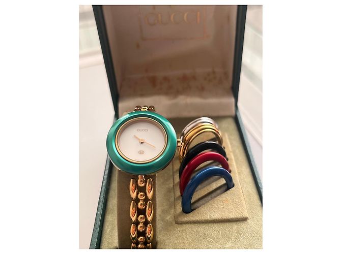 Reloj Gucci con gafas intercambiables Negro Blanco Roja Azul Verde Gold hardware - vista 3
