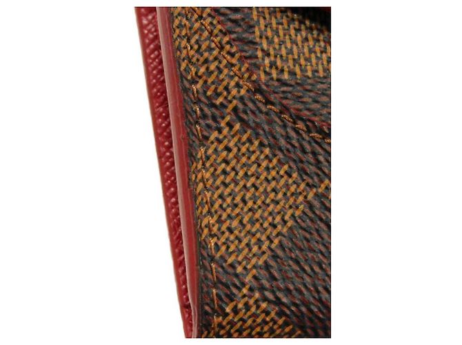 Louis Vuitton Langer Geldbeutel aus Damier-Canvas Braun Rot Fuschia Damier ebene - Ansicht 31