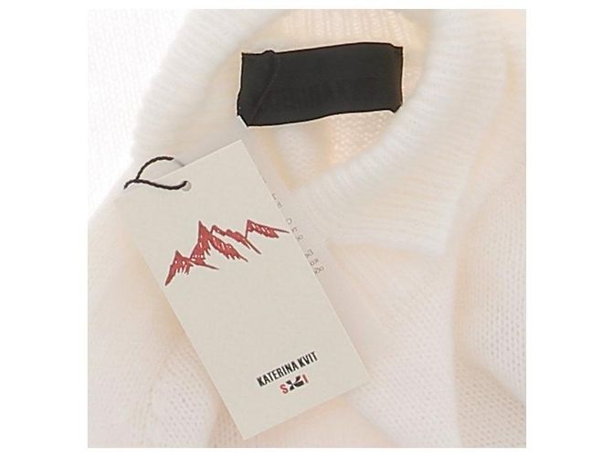 Autre Marque KATERINA KVIT Weißer Wollpullover mit Stehkragen - Ansicht 5