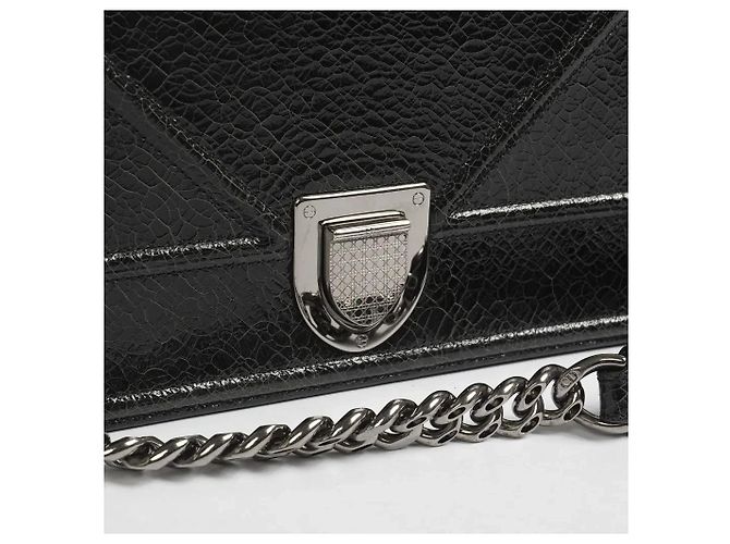 Borsa Dior Diorama Media in pelle nera craquelé Nero - vista 5