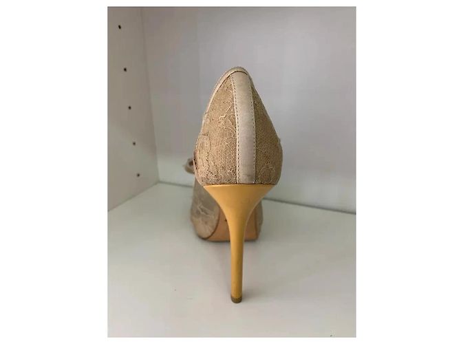 Sandali in pizzo Christian Dior con fiocco beige - vista 4